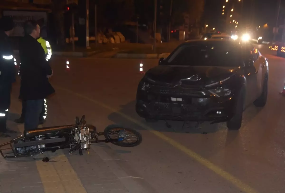 Mersin’de Otomobil-Motosiklet Çarpıştı