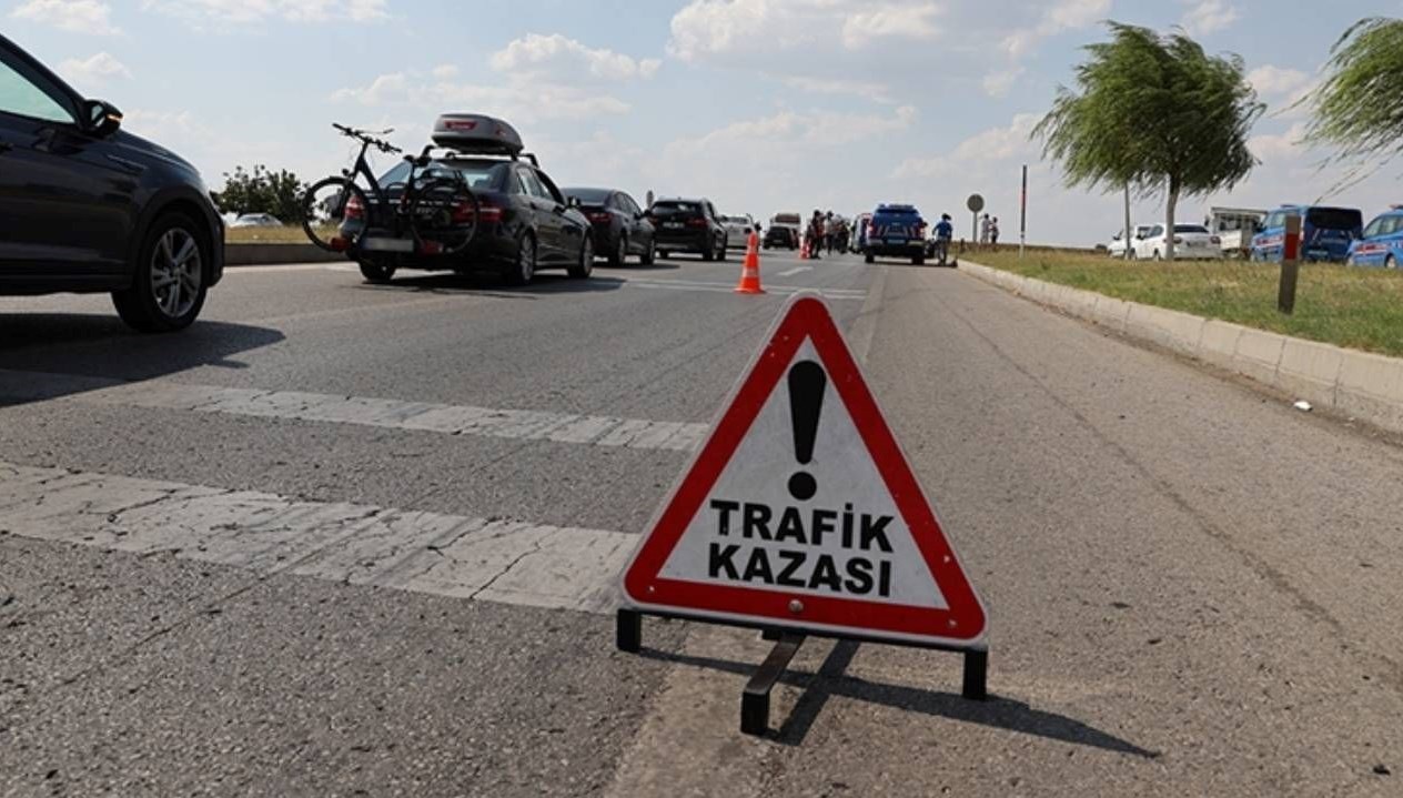 elektrikli bisikletin devrildi 3 kisi yaralandi FXaGWnDq