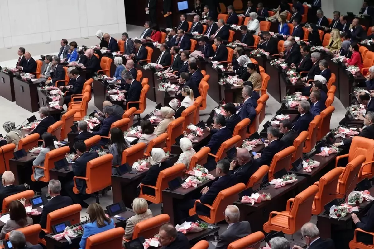 meclis aciliyor chpnin katilmayacagi oturum icin dem parti kararini verdi NASykYrN