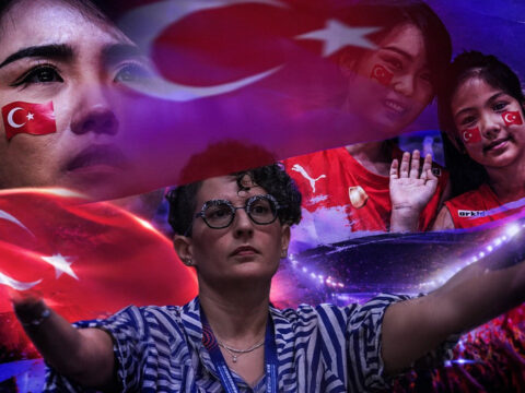 Cinde turk ruzgari ay yildiz modasi K4IFz5Oz