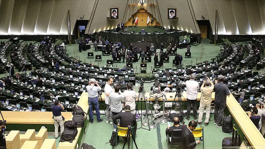 Iran meclisinde abdye karsi fesih cagrisi O9kV5cd4
