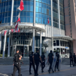 Izmit belediyesindeki polis aramasi sona erdi belediye yine secilmis iradeye teslim edilecek EgUTkEFZ