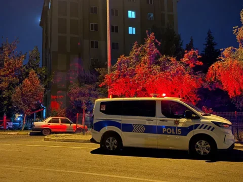 Kayseride 3uncu kattan dusen kucuk cocuk agir yaralandi 9tOJ5OYZ
